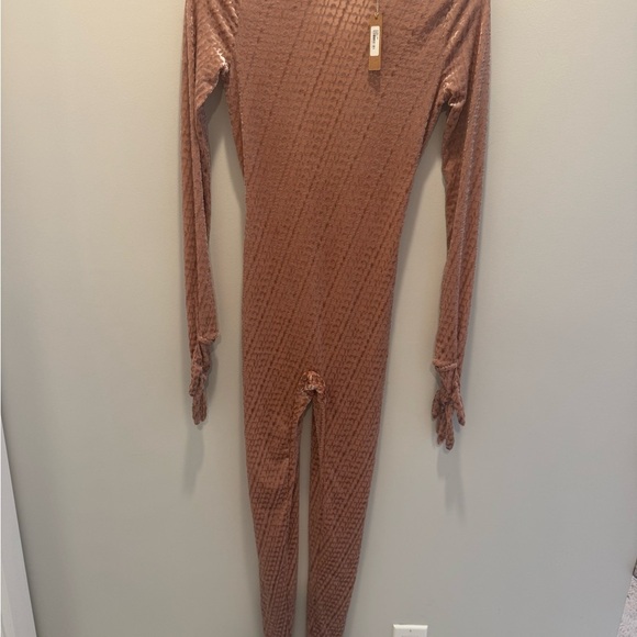 SKIMS VELVET CATSUIT JUMPSUIT  WITH STIRRUPS IN SIENNA Size S Brand New - Picture 6 of 6